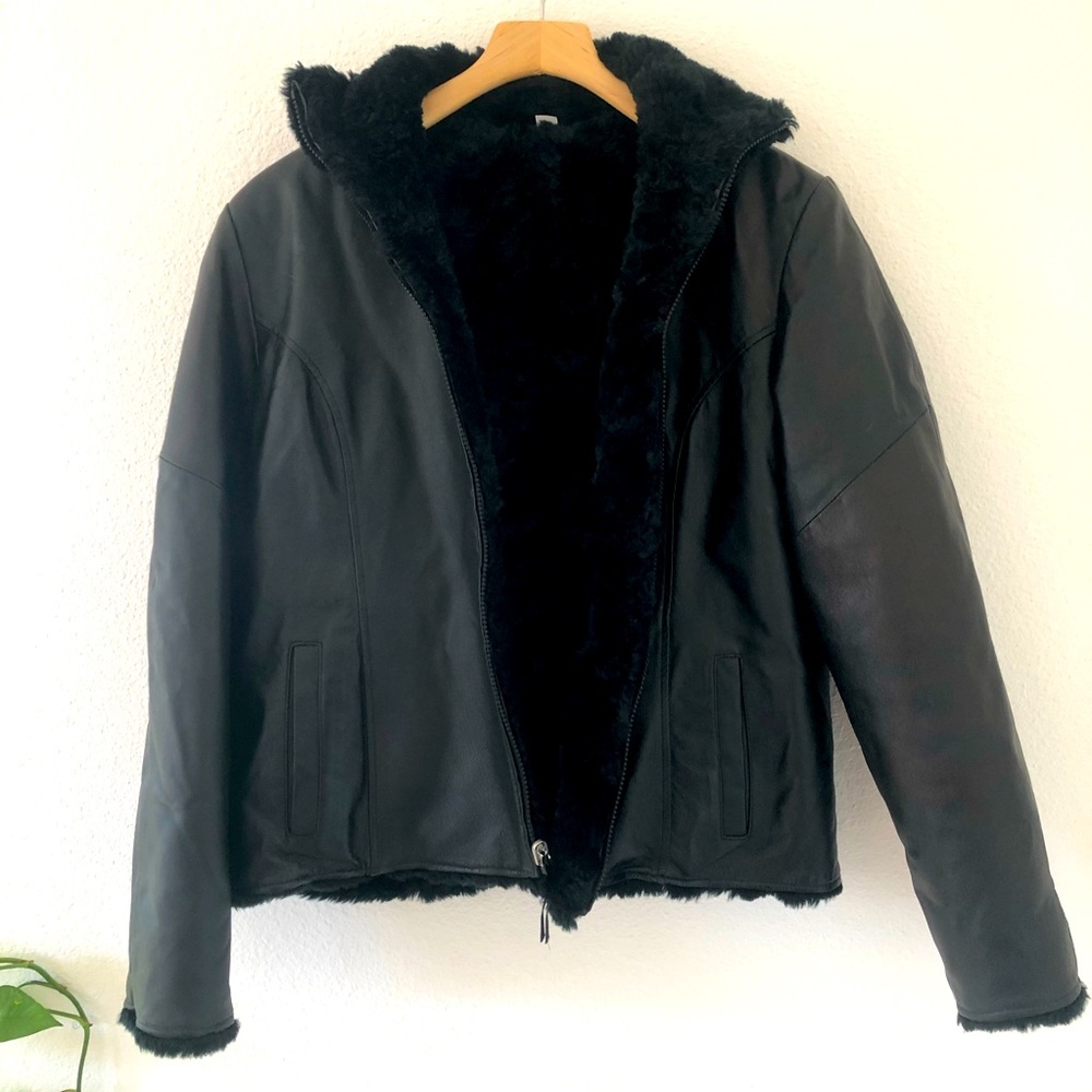 🖤Wilson’s black Leather jacket with soft fur lining